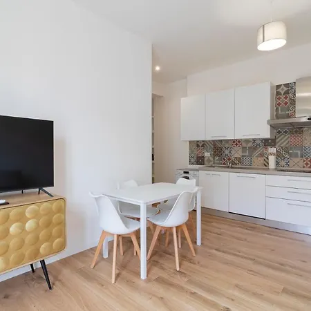アパート New Renovated Apartment Close To Navigli - Bordighera