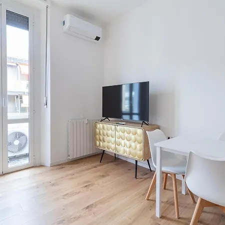 New Renovated Apartment Close To Navigli - Bordighera アパート