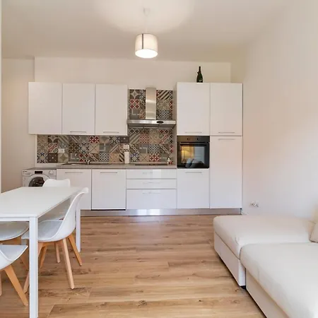 New Renovated Apartment Close To Navigli - Bordighera アパート